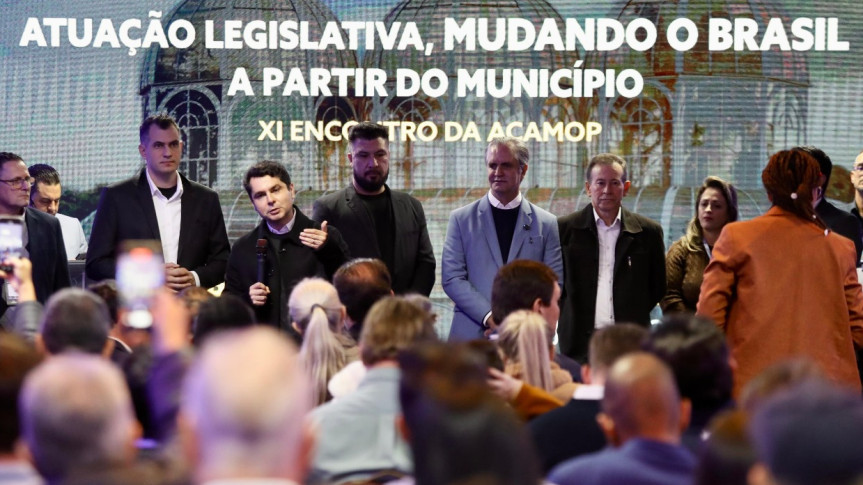 Presidente do Poder Legislativo estadual, Curi participou do Encontro da ACAMOP – Associação das Câmaras e Vereadores do Paraná, realizado em Curitiba.