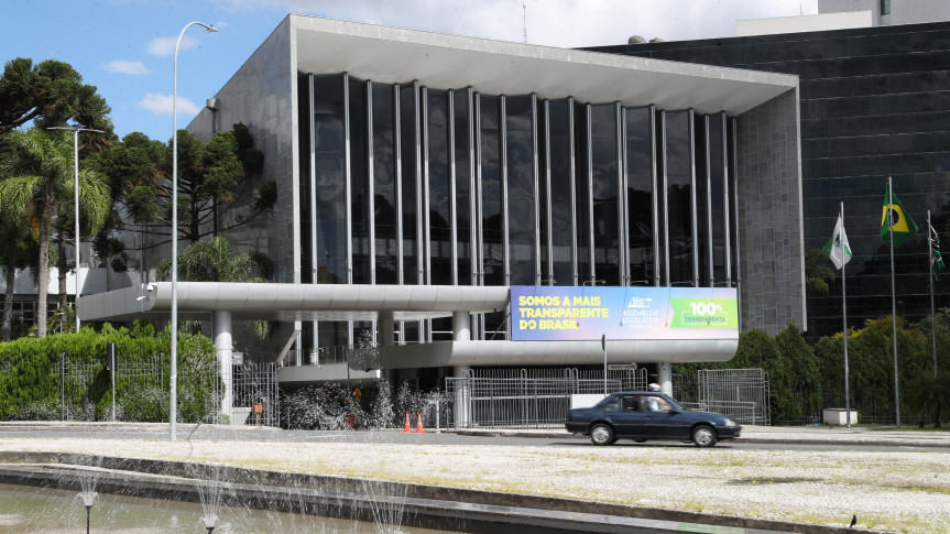 A pauta de votações da sessão plenária de segunda-feira conta com 12 itens.