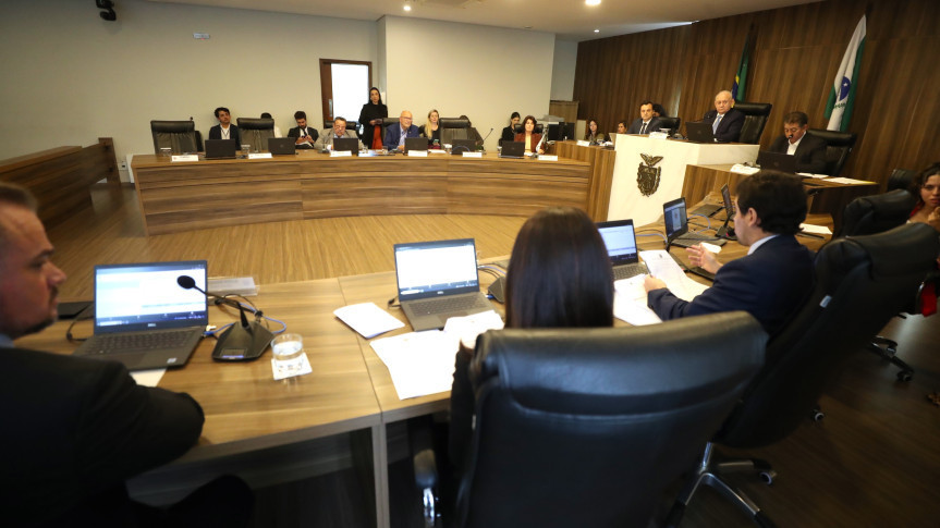 Reunião ocorreu no início da tarde desta terça-feira (25), no Auditório Legislativo.