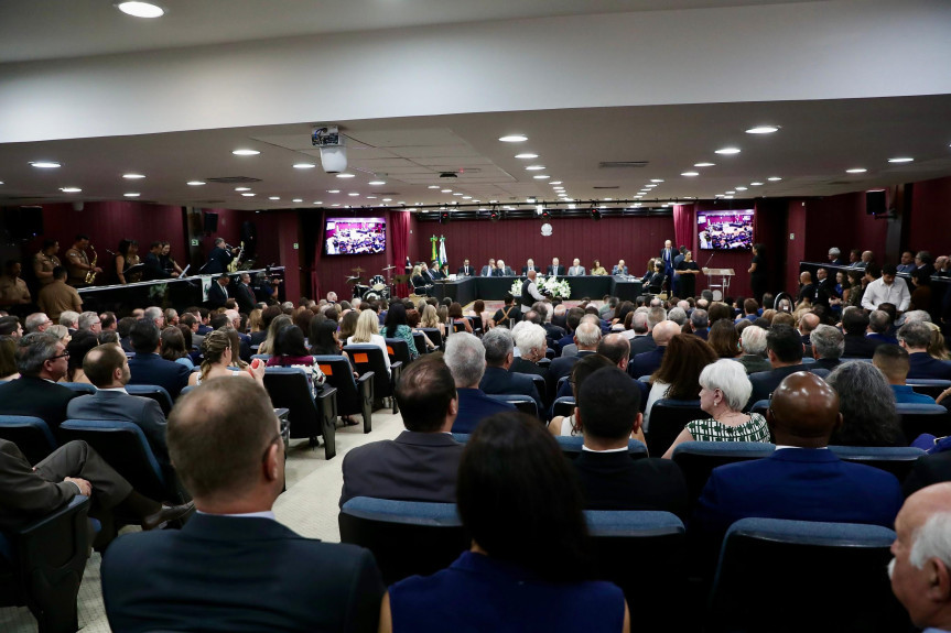 Cerimônia ocorreu no fim da tarde desta sexta-feira (2), na sede do TRE-PR