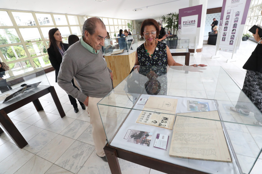 Exposição foi aberta nesta segunda-feira (10), no Espaço Cultural da Casa.