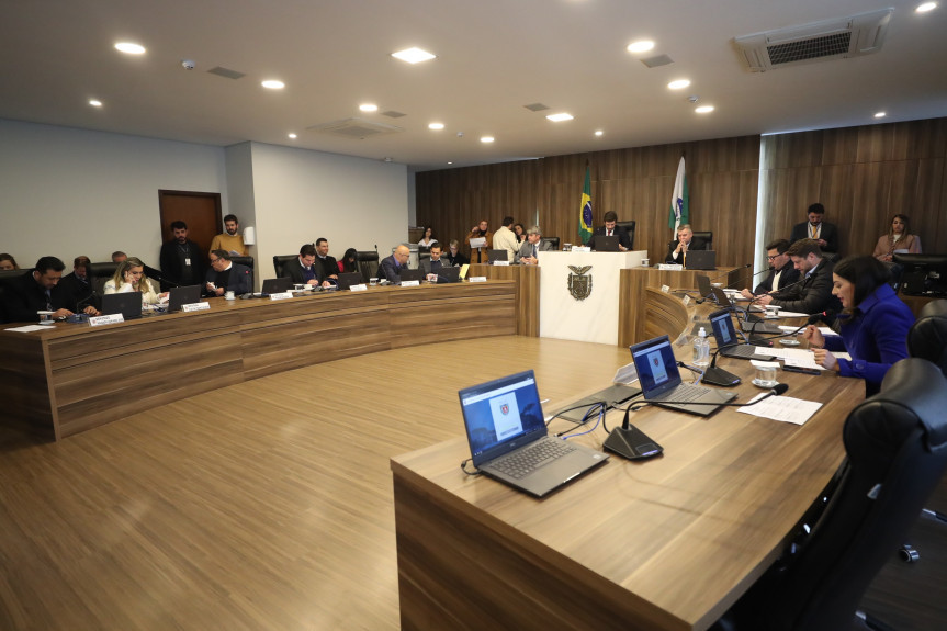 Reunião ocorreu no início da tarde desta terça-feira (28), no Auditório Legislativo.