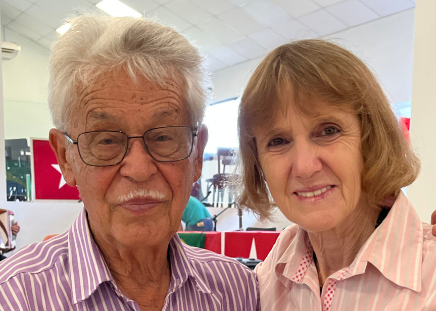 A deputada Luciana Rafagnin (PT) e o professor Evaristo Castanha.