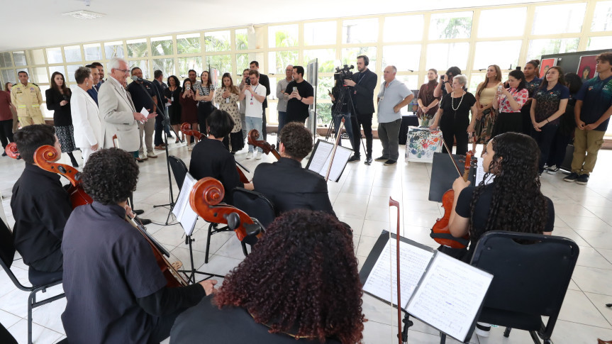 Abertura da exposição ocorreu no início da tarde desta segunda-feira (6), no Espaço Cultural da Casa.