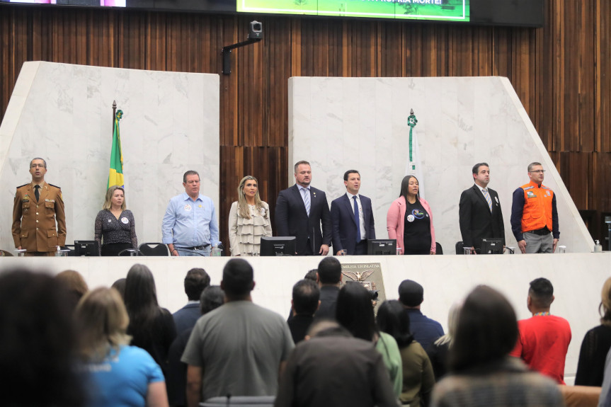 Solenidade, proposta pelo deputado Alisson Wandscheer (SD), ocorreu no início da noite desta quinta-feira (27), no Plenário da Assembleia.