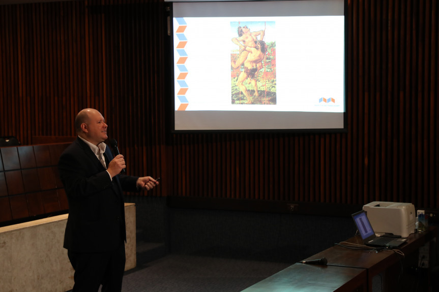 Workshop em Gestão Pública Inovadora com o professor Marcus Bittencourt e a professora Andrea Strapasson.