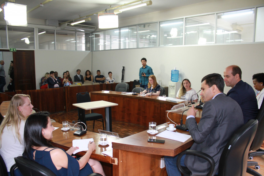 Em 2019 foram realizados 94 grandes debates para tratar da saúde, meio ambiente e feminicídio, entre outros temas; personalidades foram homenageadas em sessões solenes.