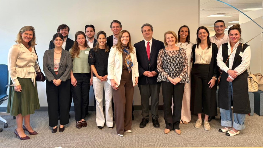 A deputada estadual Secretária Márcia Huçulak (PSD) participou nesta terça-feira (26/08) de uma reunião técnica no Banco Interamericano de Desenvolvimento (BID), em Washington (EUA).