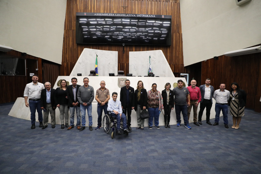 Os visitantes puderam conhecer o Plenário da Assembleia Legislativa.