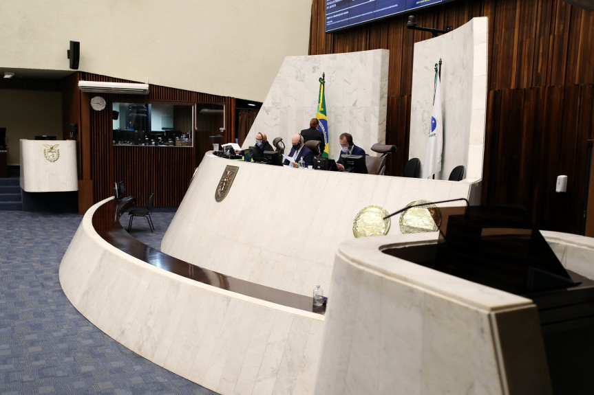Deputados aprovaram na sessão desta terça-feira (18) a alteração do limite de isenção do ITCMD, que passa dos atuais R$ 25 mil para R$ 50 mil.