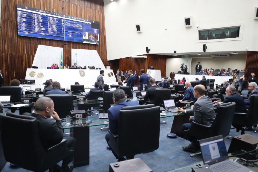 Três iniciativas do governo abordaram o efetivo da Polícia Militar do Paraná, o Corpo de Bombeiros e o Sistema Socioeducativo e foram discutidas em segundo turno.