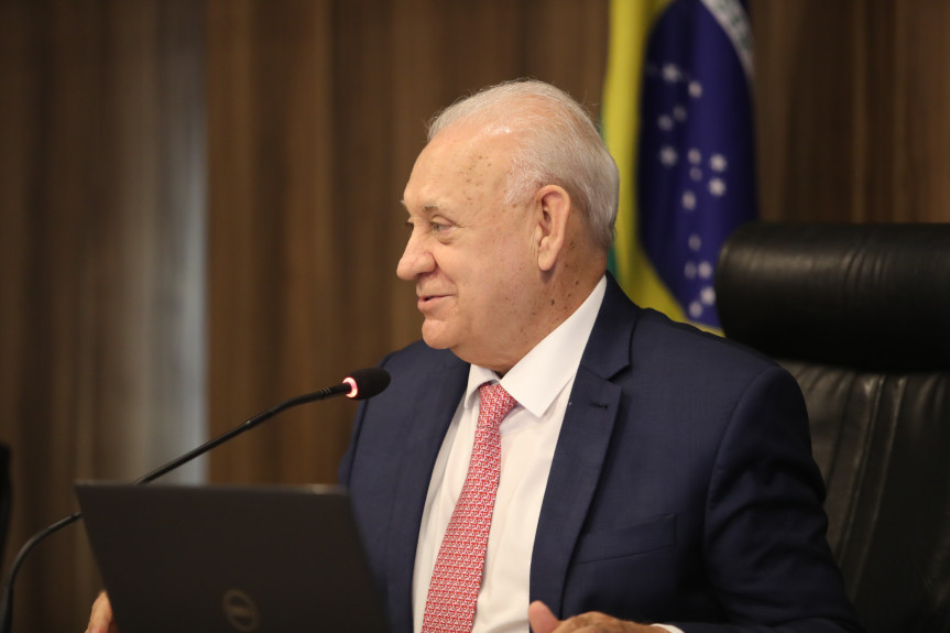 Sessão extraordinária foi comandada pelo deputado Ademar Traiano (PSD), presidente da CCJ.