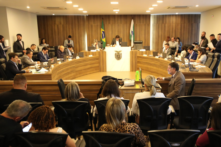 Reunião ocorreu no início da tarde desta terça-feira (11), no Auditório Legislativo.