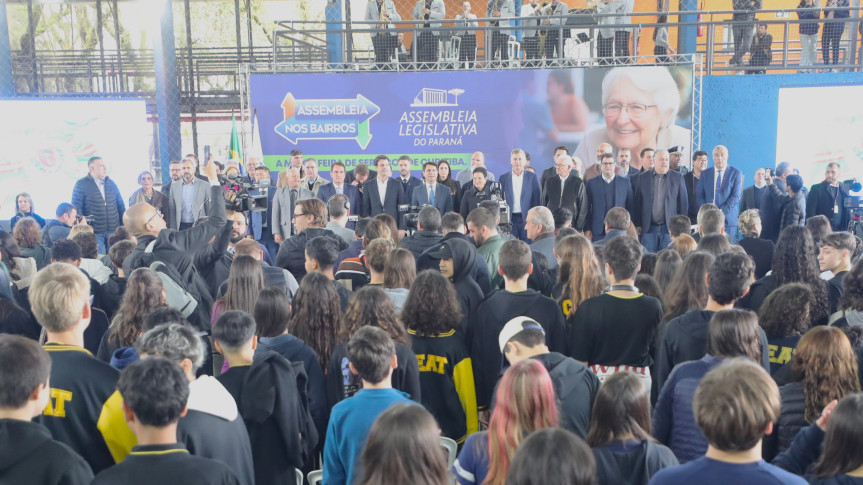 Sessão Especial realizada na tarde desta quarta-feira lotou a Rua da Cidadania de Santa Felicidade.