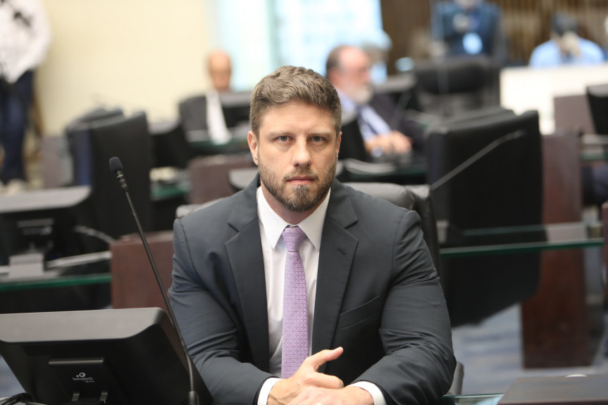 Deputado Requião Filho (MDB).