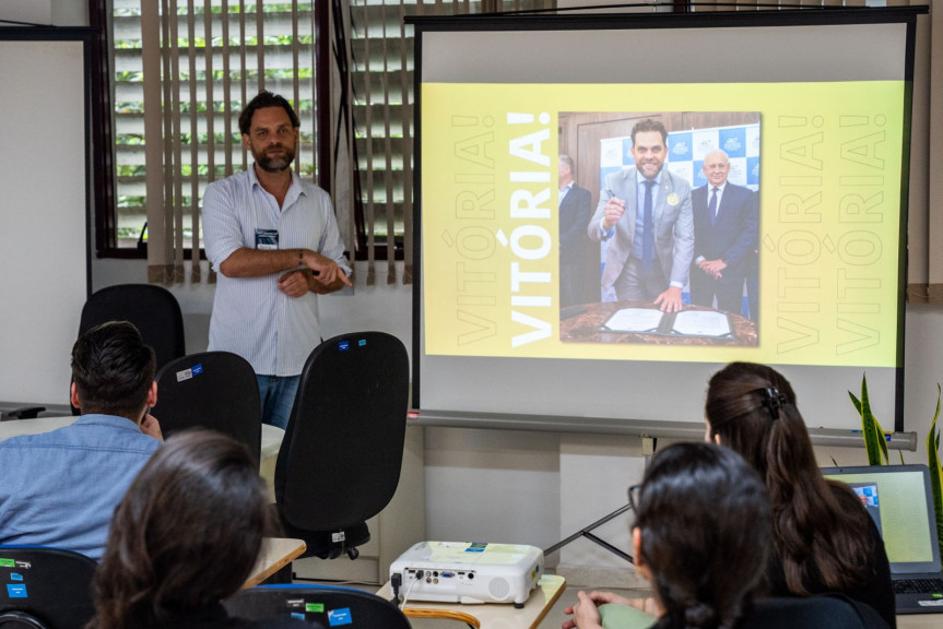 O deputado Goura (PDT) participou da “Mesa Redonda: Políticas Públicas para a Cannabis Medicinal” da 18ª Jornada em Farmacologia promovida pelo Programa de Pós-Graduação em Farmacologia da UFPR, na sexta-feira (27).