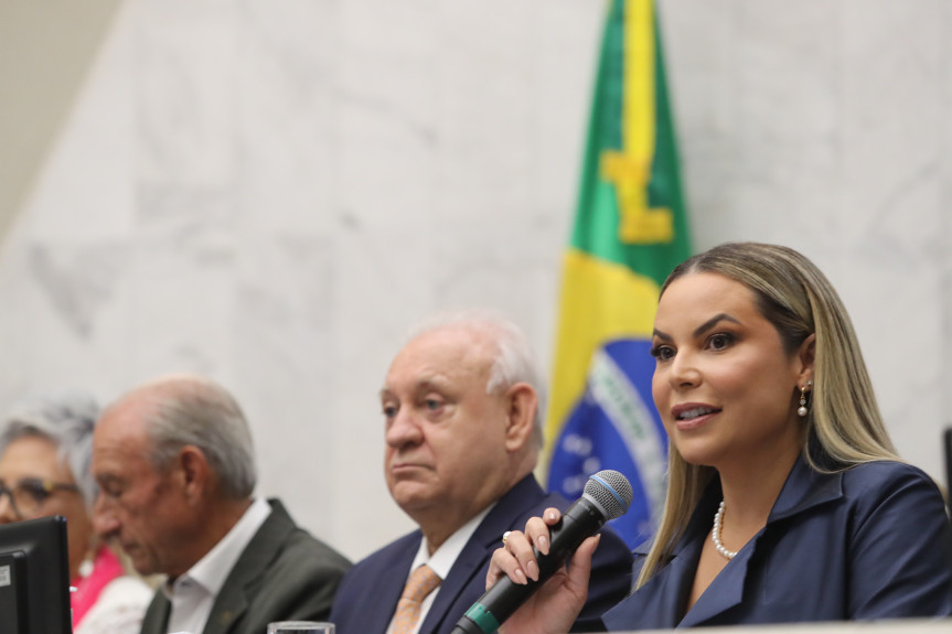 Evento aconteceu no Plenário da Assembleia na noite desta terça-feira (7).