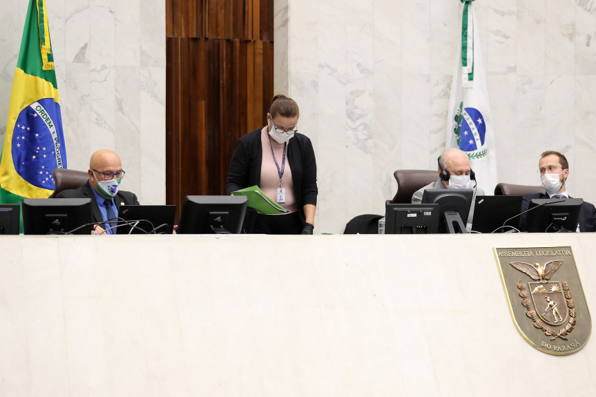 Novas ações de prevenção e combate ao coronavírus serão implantadas na Assembleia Legislativa do Paraná devido ao agravamento da transmissão no Paraná.