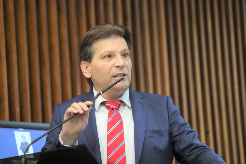 O presidente da Comissão, deputado estadual Paulo Gomes (PP), usou o tempo em Plenário nesta terça-feira (22) para reafirmar o compromisso com os consumidores paranaenses que foram lesados pela empresa.