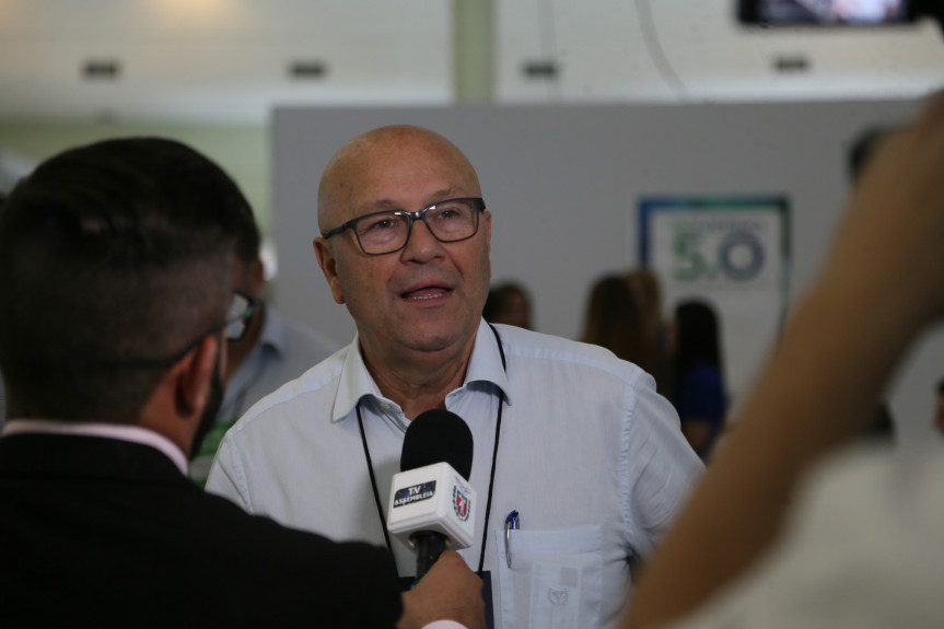 Deputado Luiz Claudio Romanelli (PSB), 1º secretário da Assembleia.