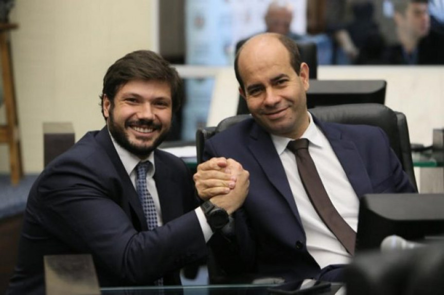 Deputado Tiago Amaral e Evandro Araújo, relator e presidente da Comissão de Orçamento da Assembleia Legislativa do Paraná.