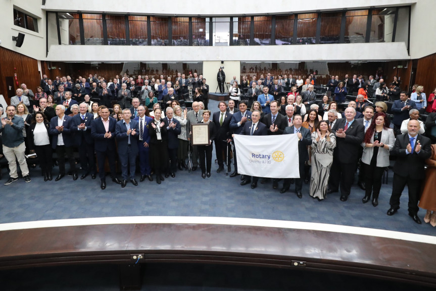 Solenidade lotou o Plenário da Assembleia Legislativa na manhã desta sexta-feira (25).