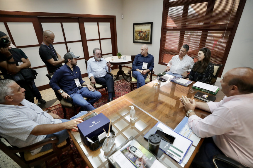 Parlamentares foram recebidos na sede da Sociedade Rural do Paraná, na ExpoLondrina 2023.