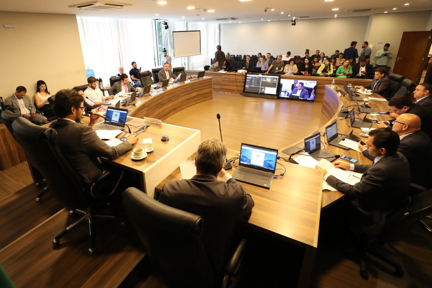 Reunião aconteceu no Auditório Legislativo, na tarde desta segunda-feira (20).