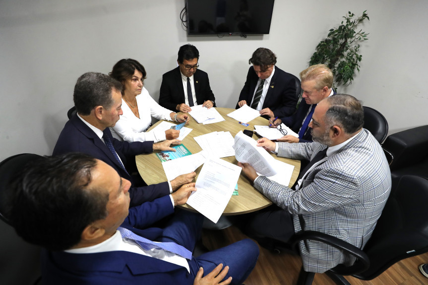 Reunião ocorreu após a sessão plenária desta quarta-feira (2).