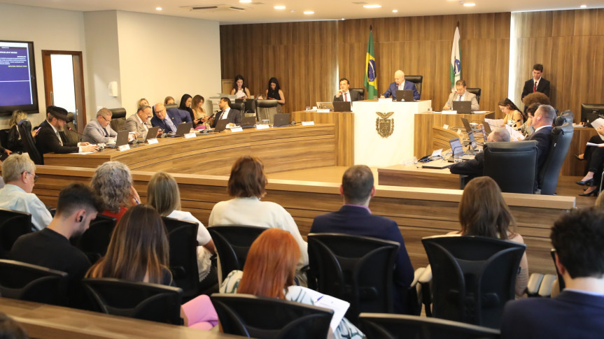 Reunião ocorreu no início da tarde desta terça-feira (3), no Auditório Legislativo.