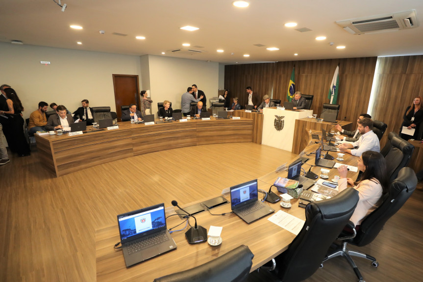 Reunião aconteceu no Auditório Legislativo, na tarde desta segunda-feira (16).