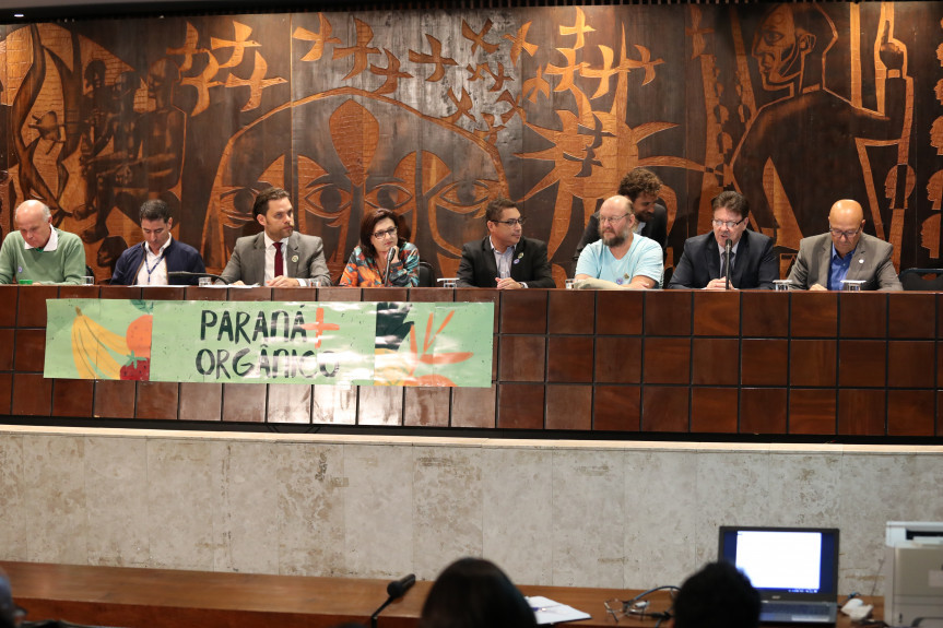 Audiência pública debateu a produção de orgânicos no Paraná.