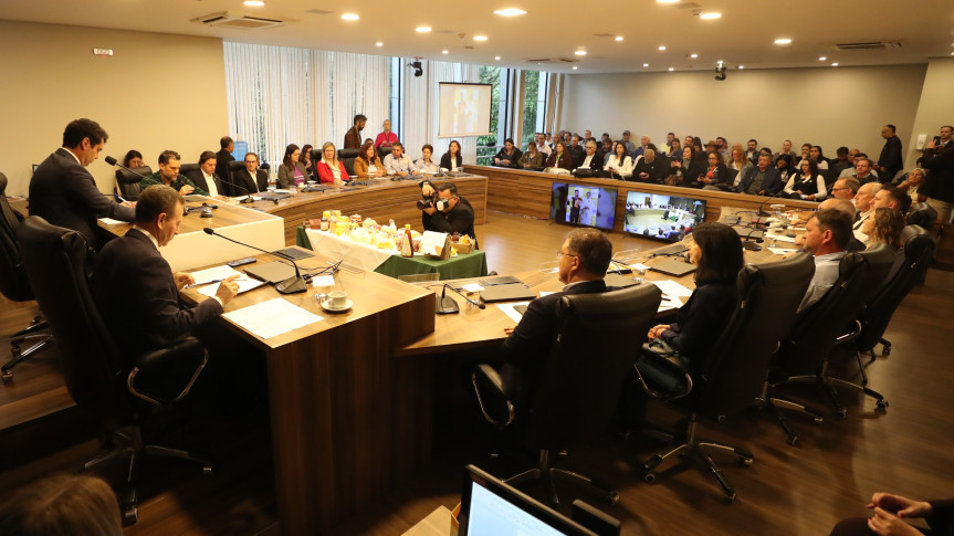 Audiência Pública lotou o Auditório Legislativo na manhã desta segunda-feira (22).