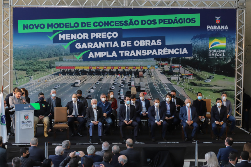 Presidente Traiano participa da solenidade de apresentação do novo modelo de pedágio no Paraná.