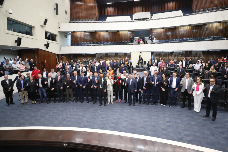 O reconhecimento veio no Prêmio Portos + Brasil, concedido pelo Ministério de Portos e Aeroportos em Brasília, no último dia 9 de agosto. Os portos de Paranaguá e Antonina alcançaram novamente nota máxima no Índice de Gestão das Autoridades Portuárias (IGAP) na principal categoria entre os portos públicos brasileiros: 100 pontos.