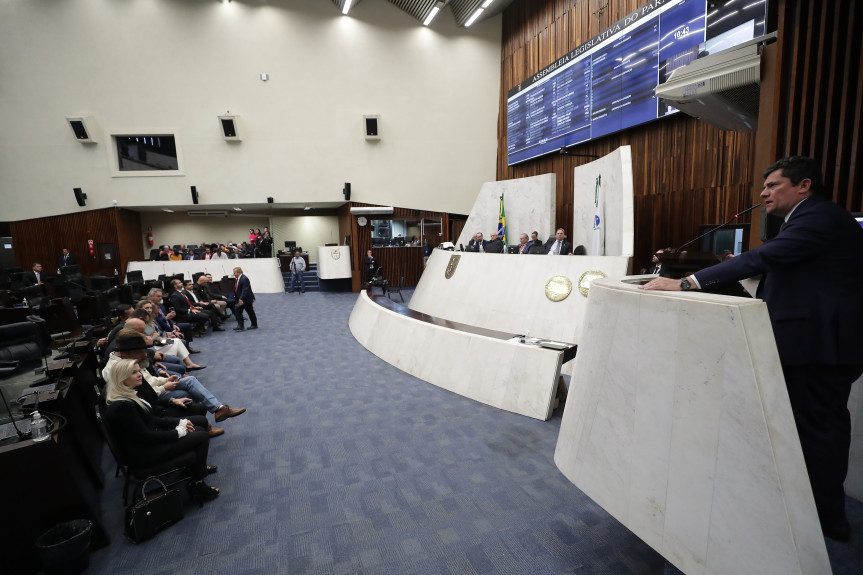 Mesa Diretora da Assembleia reafirma necessidade de defesa da democracia brasileira
