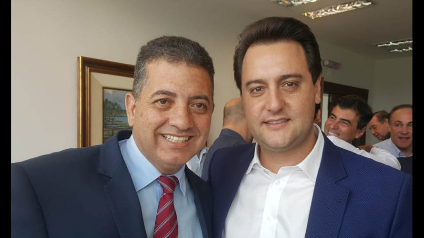 Deputado Cobra Repórter (PSD) com o governador Carlos Massa Ratinho Júnior.