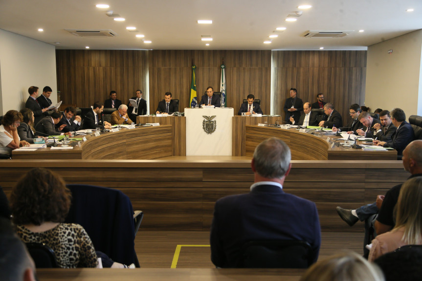 Reunião da Comissão de Constituição e Justiça da Alep desta terça-feira (10) analisou as emendas apresentadas aos projetos que tratam da reforma da Previdência do Estado.