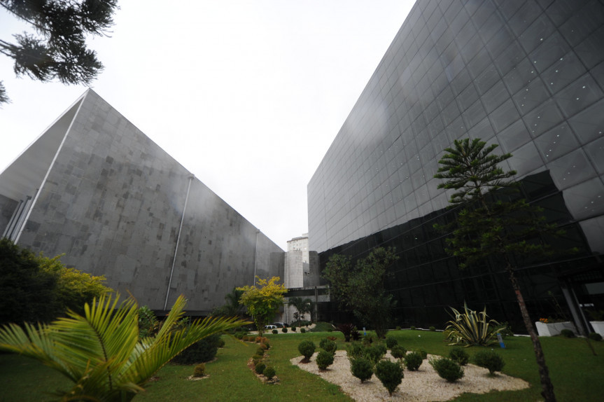 Posse de novos deputados marcam a semana na Assembleia Legislativa do Paraná.