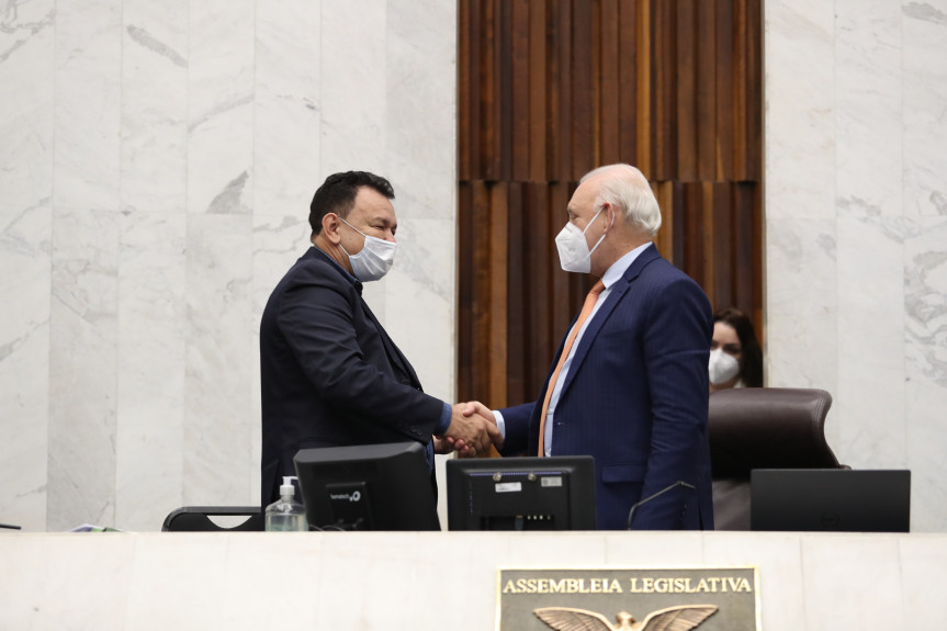 O deputado estadual amazonense Tony Medeiros (PSD-AM) esteve na Assembleia Legislativa do Paraná na busca por soluções para questões ambientais.