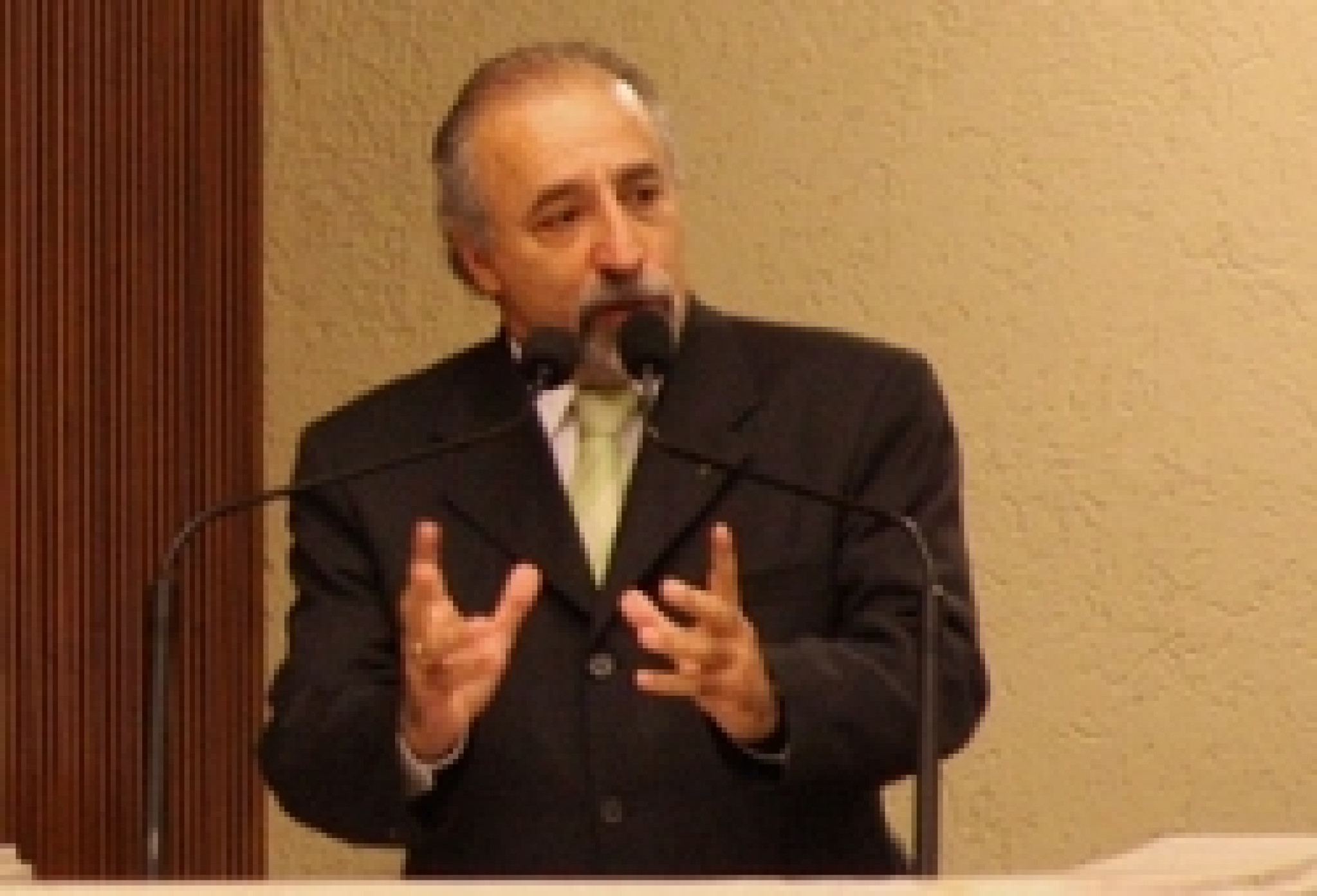 Projeto de Rasca Rodrigues Dispõe Sobre a Coleta de Vasilhames Plásticos