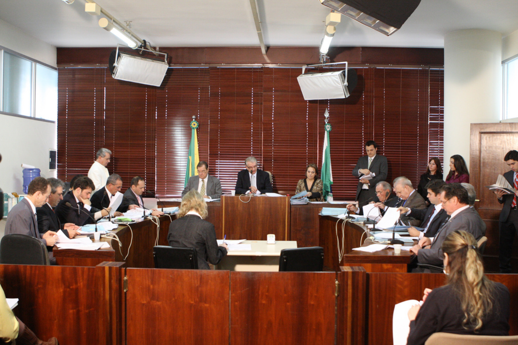 Ccj Muda Sistemática e Agiliza Votação