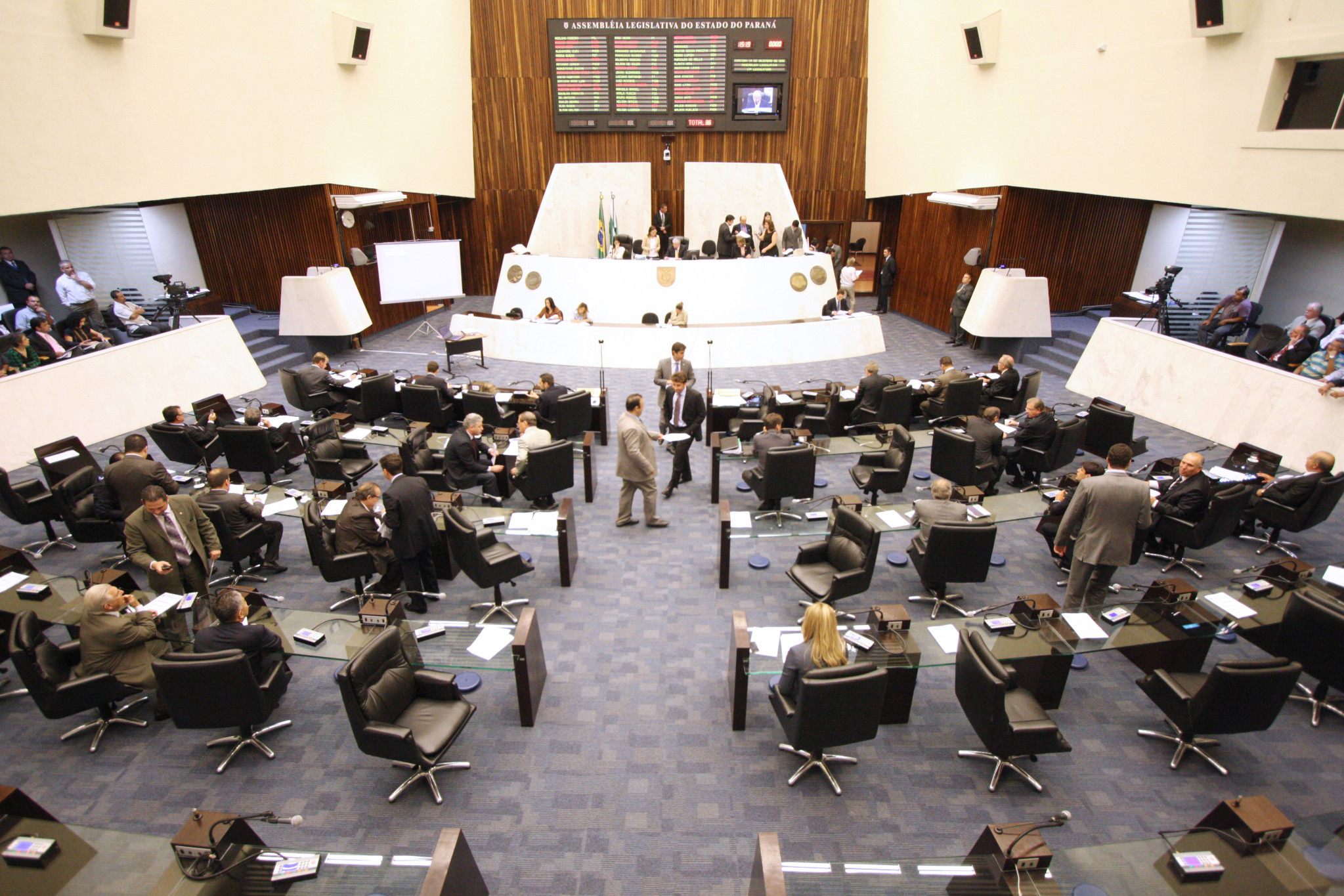 Deputados aprovam normas para o IPVA de 2012
