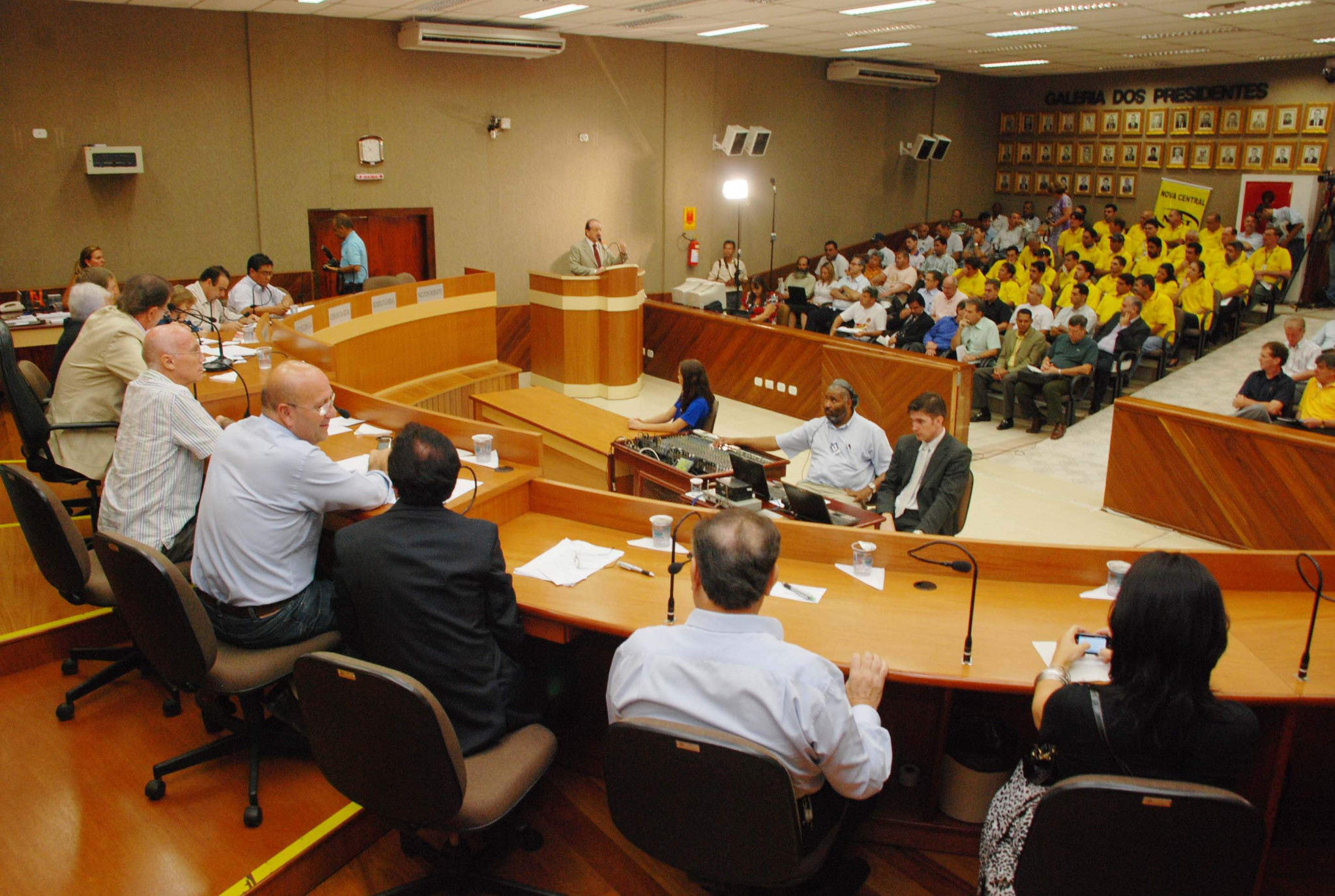 Audiência do Mínimo Em Foz Sinaliza Possibilidade de Negociação Entre Empresários e Trabalhadores