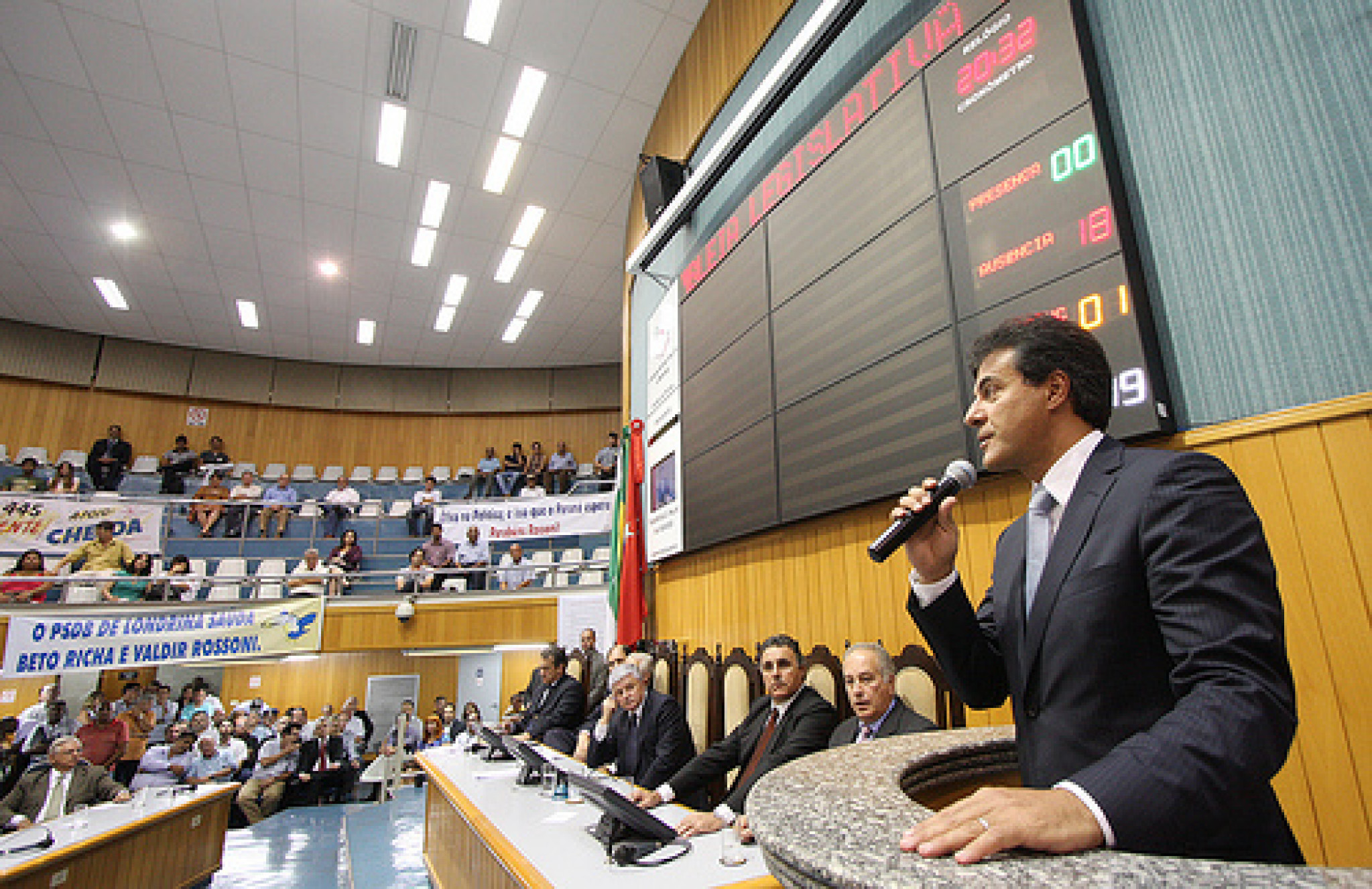 Assembleia Vai a Londrina Prestar Contas de Sua Atuação