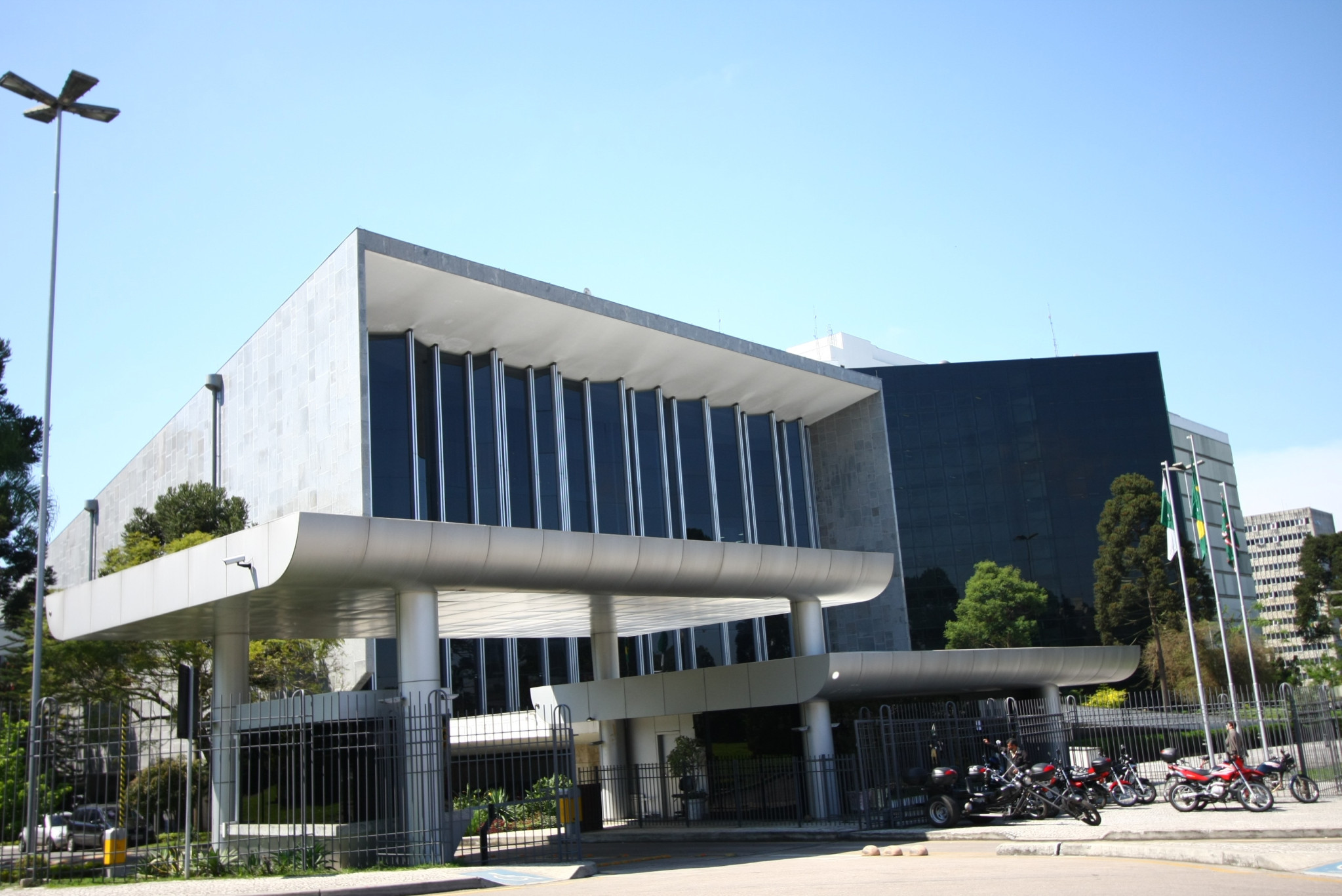 Senado Discute Medidas Moralizadoras que a Assembleia do Paraná Já Pôs Em Prática