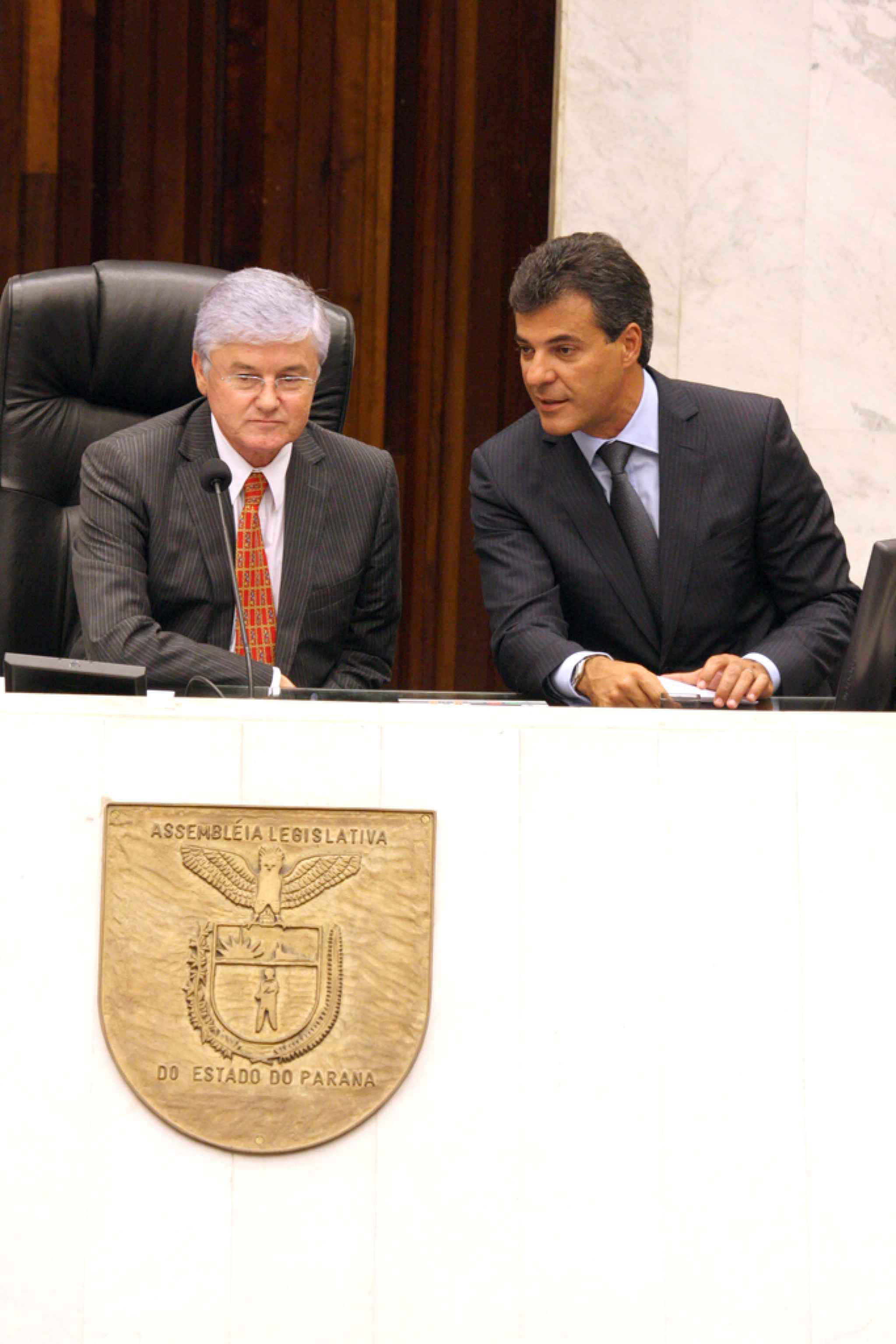 Rossoni Recebe Plano de Governo de Beto Richa Na Primeira Sessão