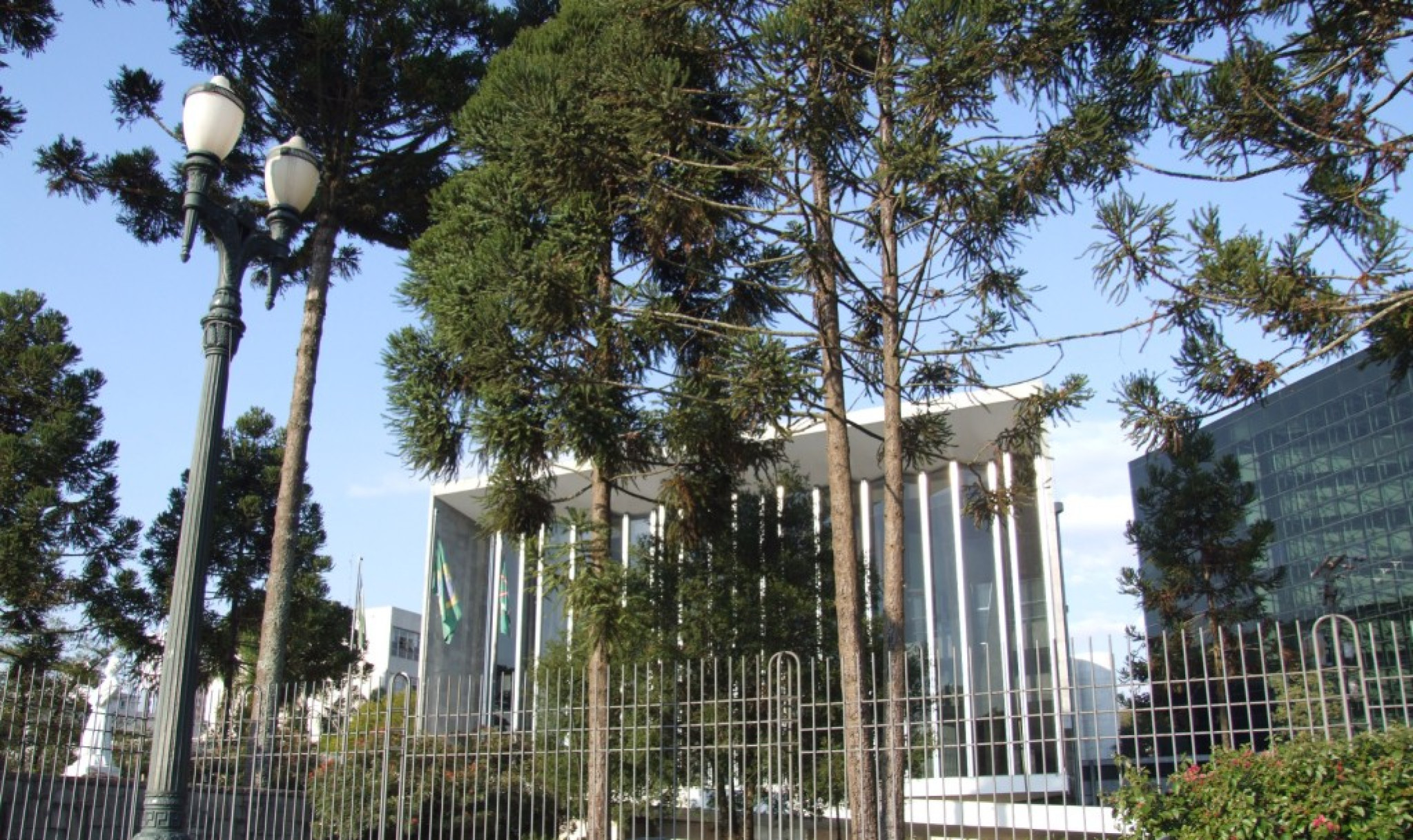 Atribuições e Funções dos Servidores do Legislativo Serão Redefinidas Pelo Novo Organograma