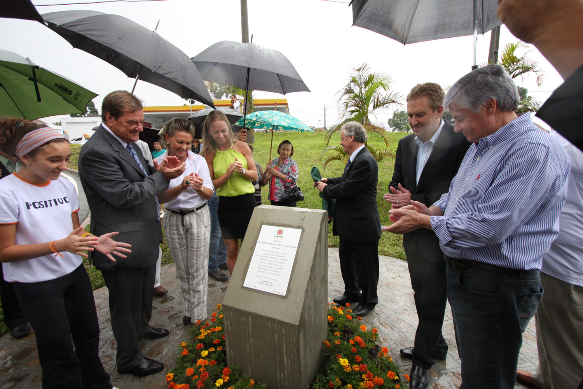 Rossoni Participa da Inauguração do Jardinete Em Homenagem a Manoela Quintana