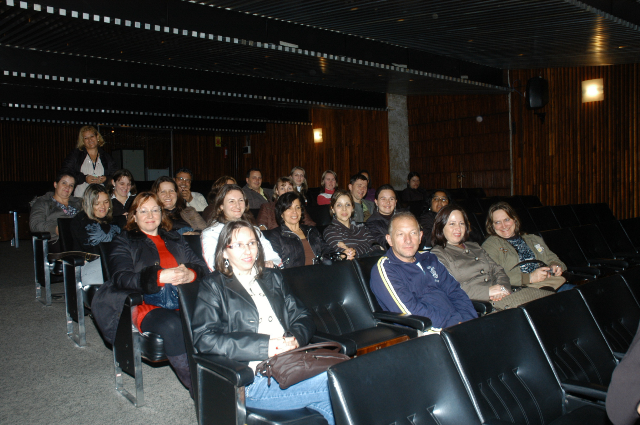 Professores e Funcionários de Escolas da Região de Ponta Grossa Visitam o Legislativo